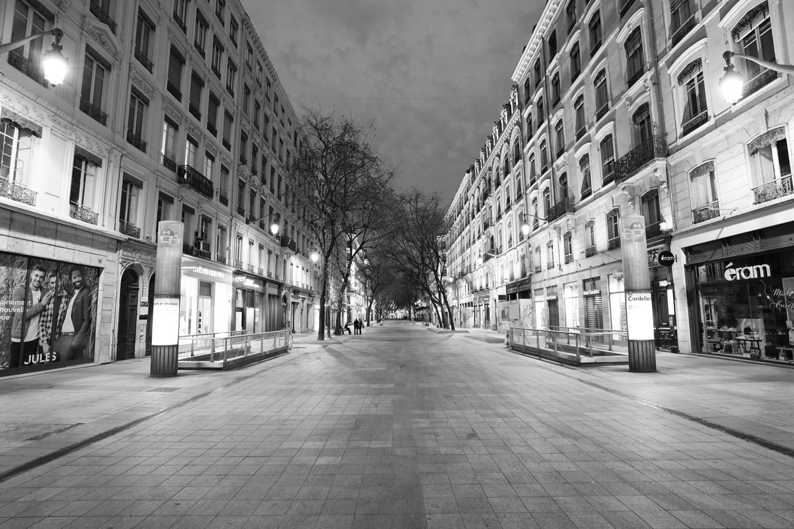 Rue de la République (de nuit)