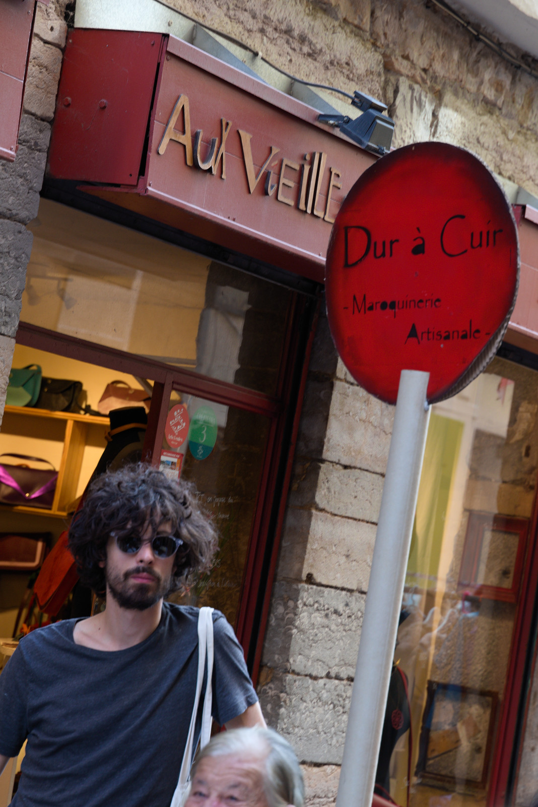 Aux Vieille, Dur à Cuir