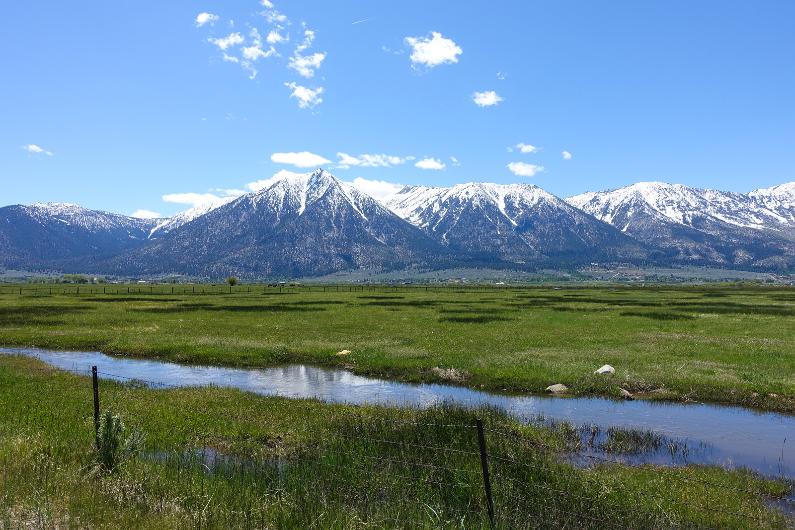Montagnes Enneigées